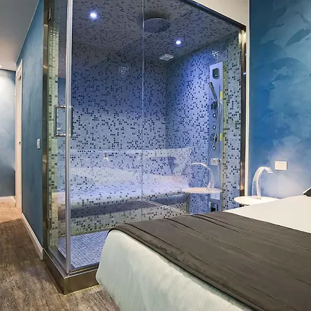 Gasthuis 7 Spanish Steps 3*