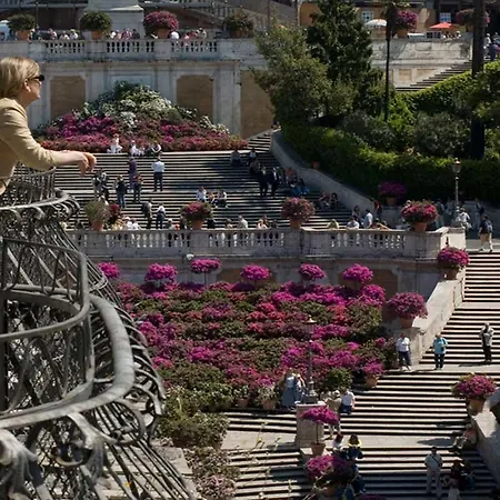 7 Spanish Steps Konukevi 3*